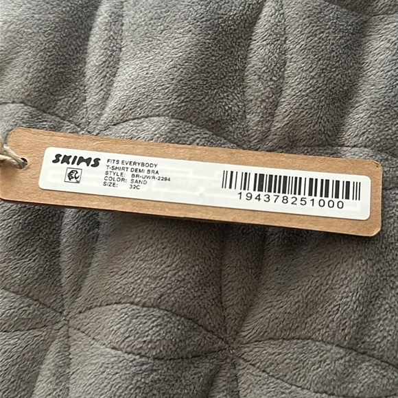 SKIMS FITS EVERYBODY T-SHIRT BRA - Picture 6 of 7